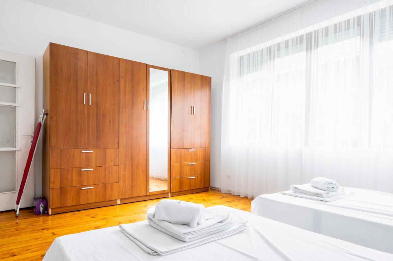 Sofia'S Vintage Gem: Spacious 2Bd Flat On Solunska Exterior photo